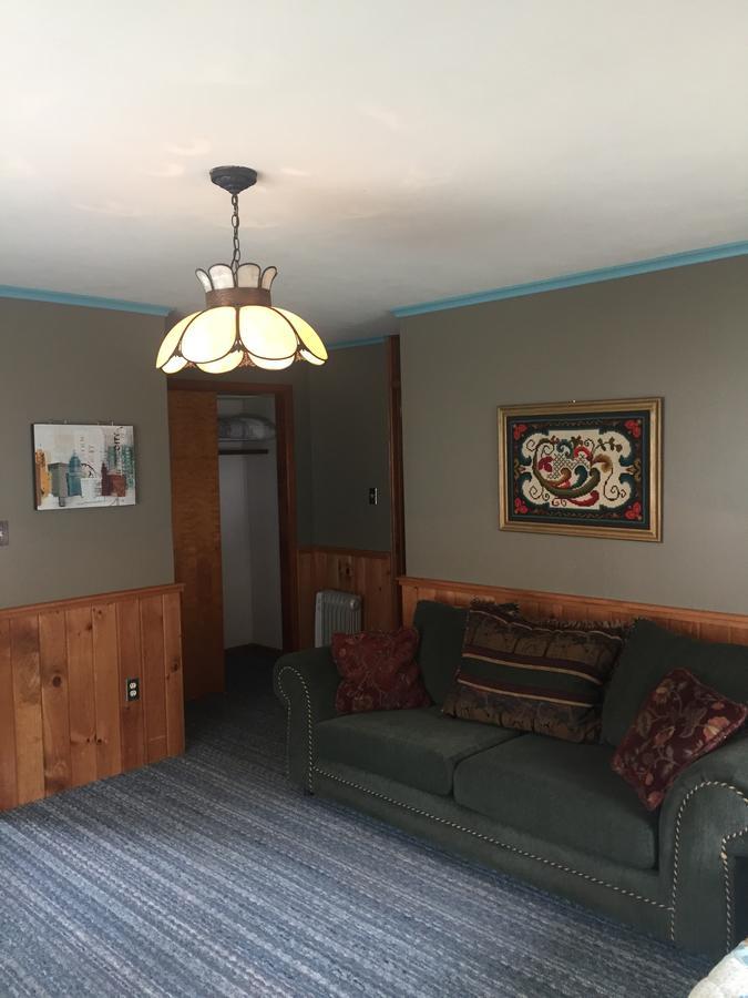 The Wheelhouse Inn Pine Hill Экстерьер фото