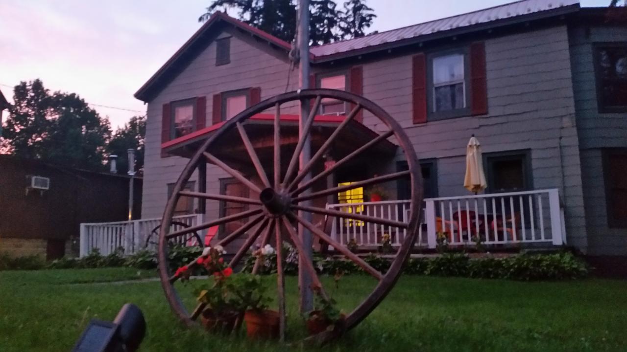 The Wheelhouse Inn Pine Hill Экстерьер фото