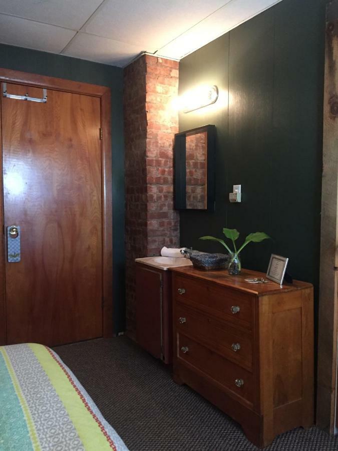 The Wheelhouse Inn Pine Hill Экстерьер фото