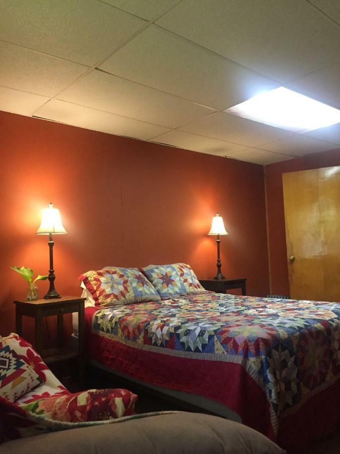 The Wheelhouse Inn Pine Hill Экстерьер фото