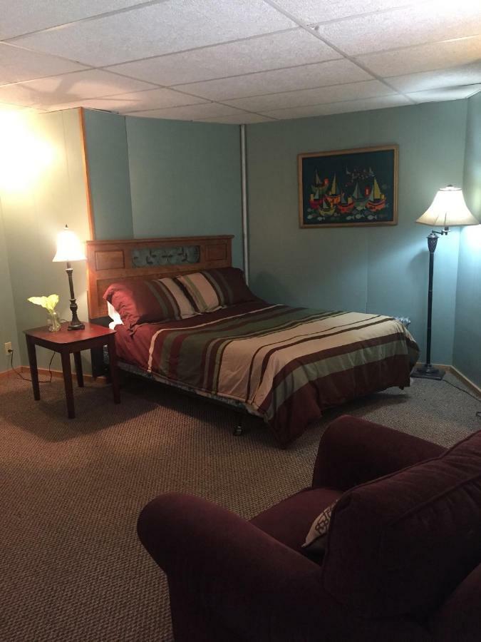 The Wheelhouse Inn Pine Hill Экстерьер фото